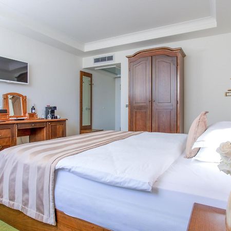 Hotel Garden Pristina Kültér fotó