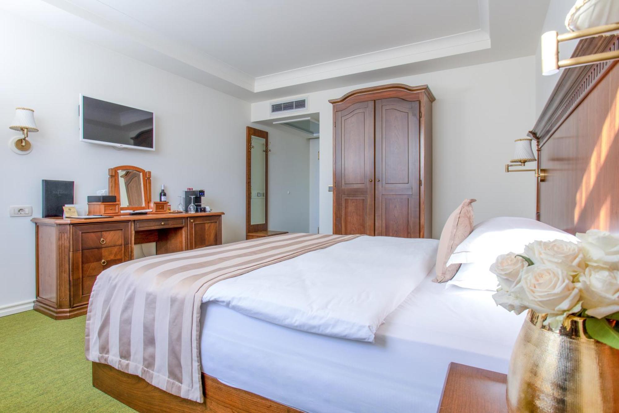 Hotel Garden Pristina Kültér fotó